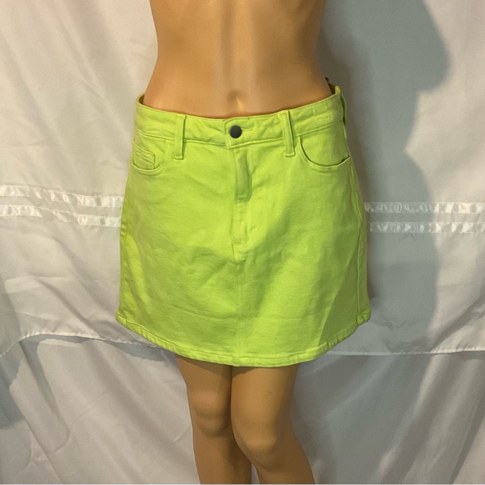 Lime Green Denim Mini Skirt. Large. NWT
